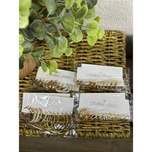 Assorted Gold Earrings‎